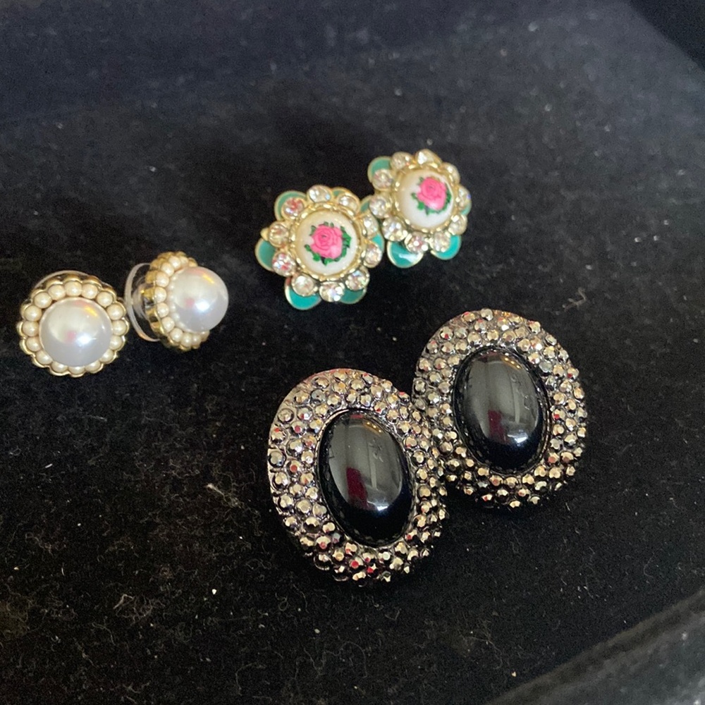 Victorian style vintage look earrings